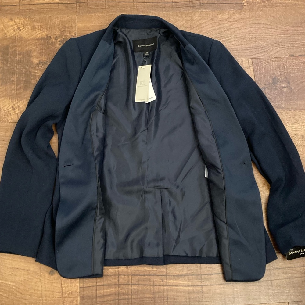 Banana Republic Classic Navy Blazer w/ Satin Lapel Business Chic Women’s 4P NWT - Picture 3 of 12